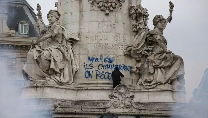 Paris Belediyesi, Grafiticilere Savaş Açarak Şehirde Temizlik Hedefliyor