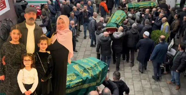 Rize'de Strasbourg'da Hayatını Kaybeden Kız Kardeşlere Veda Töreni