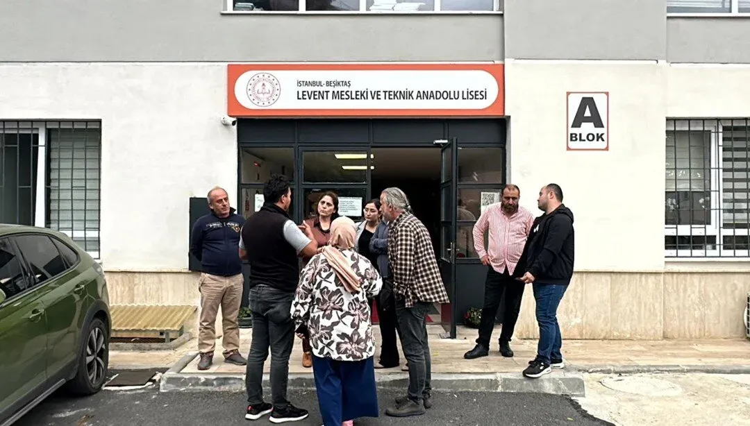 Okulda Dehşet Anları: Öğretmen Tartıştığı Müdüre Silah Çekti