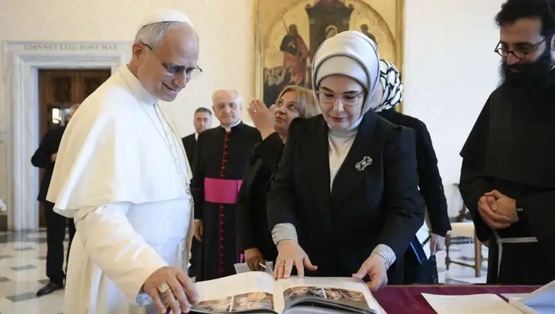 Emine Erdoğan, Papa Leo ile Gazze Konusunda Kapsamlı Görüşme Gerçekleştirdi