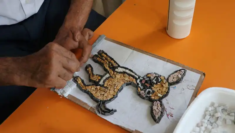 Oğlunun Ödeviyle Tanıştı, Şimdi Dünyayı Büyüleyen Bir Hobby Edindi