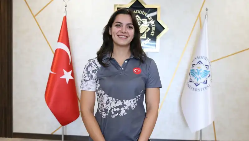 Altın Madalyanın Sahibi Esra, Dünya Şampiyonası İçin Hazırlanıyor