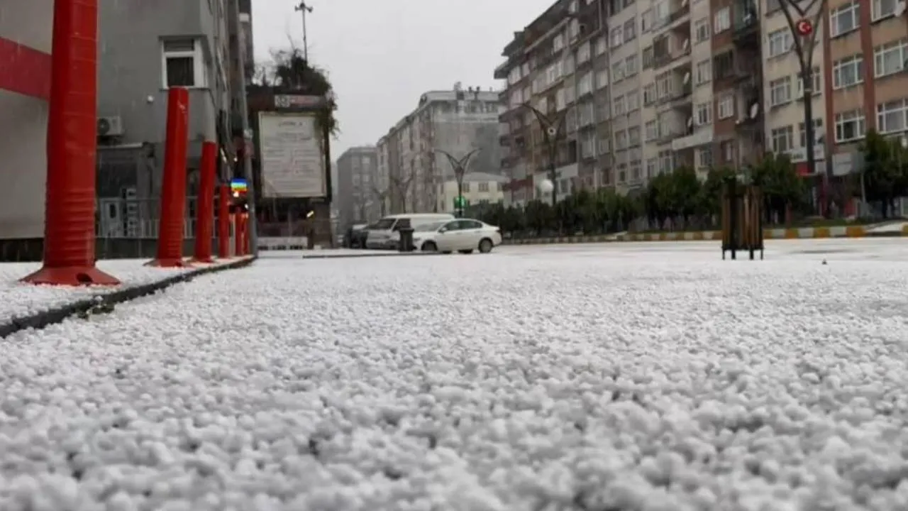 Rize'de Bugün Hava Olayları Zirve Yaptı: Fırtına, Hortum, Dolu, Yağmur ve Kar