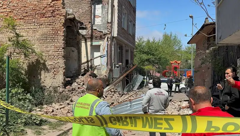 Depremde Fatih’te Yıkılan Binanın Sırrı ve Kurtarma Operasyonları