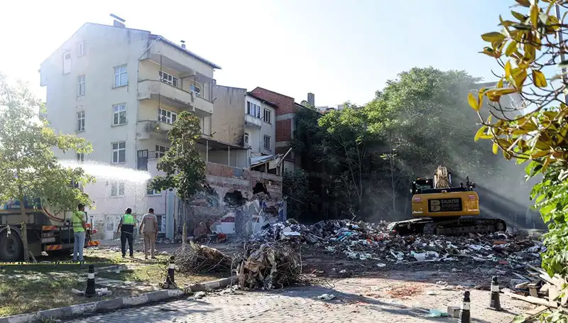 Sındırgı'da Sarsıntılar Devam Ediyor: Son 3 Gün İçinde 4.0, 3.6 ve 3.9 Büyüklüğünde Depremler