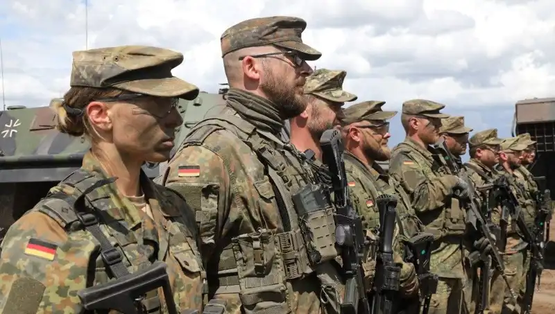 Almanya'nın Rusya Sınırına Asker Gönderme Kararı: Stratejik Hamle Mi?