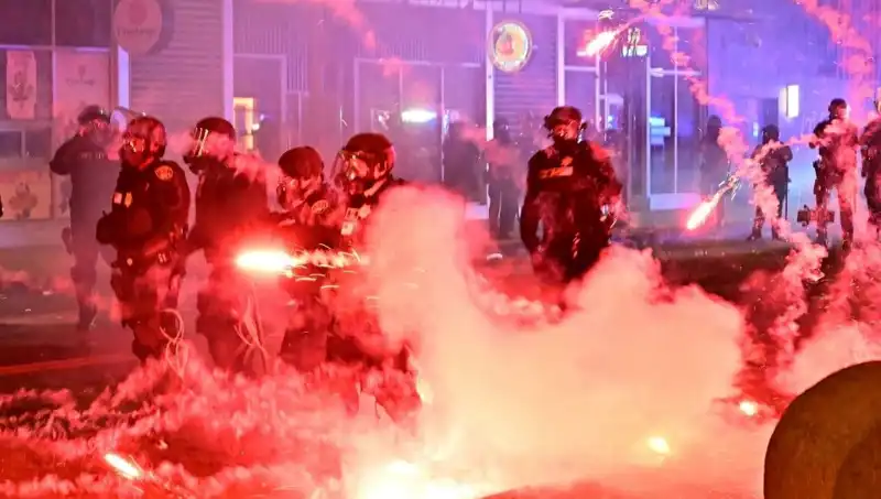 ABD'de Isyan Büyüyor: Los Angeles'taki Protestolar Ülke Genelinde Yayılıyor