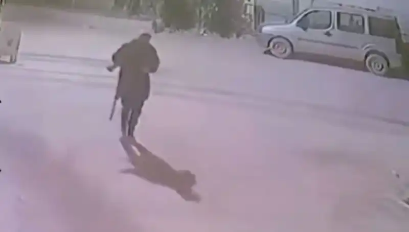 Mertcan Cinayetinde Şok Gelişme: Zanlı Tüfeğiyle Kameralara Yakallandı!
