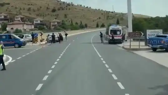 Elazığ'da İki Otomobil Çarpıştı: Çok Sayıda Yaralı Var!