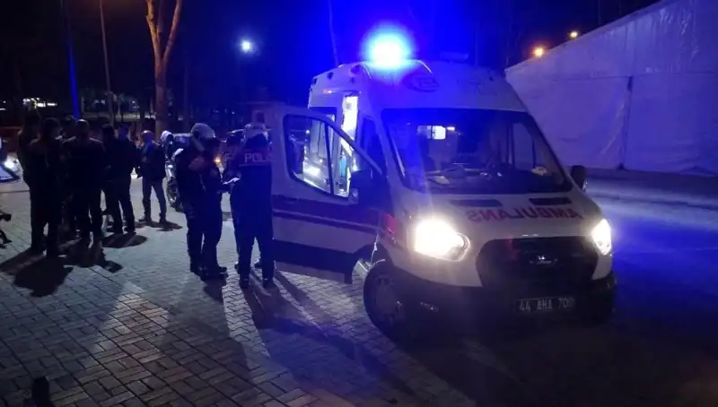 Parkta Silahlı Kavga: İki Grup Arasında Korkunç Çatışma!