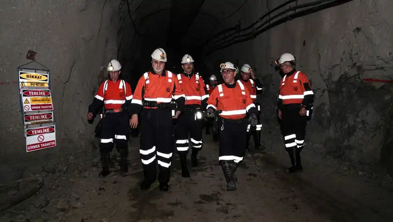 Bakan Işıkhan’ın Altın Madenine İnişi: Yeni Yatırımlar ve Gelecek Planları