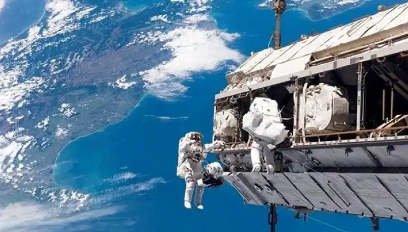 NASA ve Rusya Uzay İstasyonu İçin Tarihi İş Birliğine İmza Attı