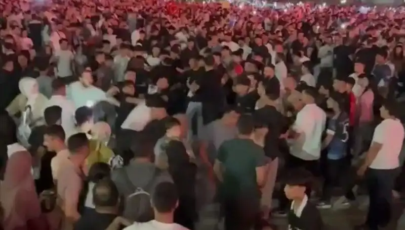 Konserde Bıçaklı Kavga: Üç Genç Yaralandı, Olayın Ayrıntıları Şaşırttı