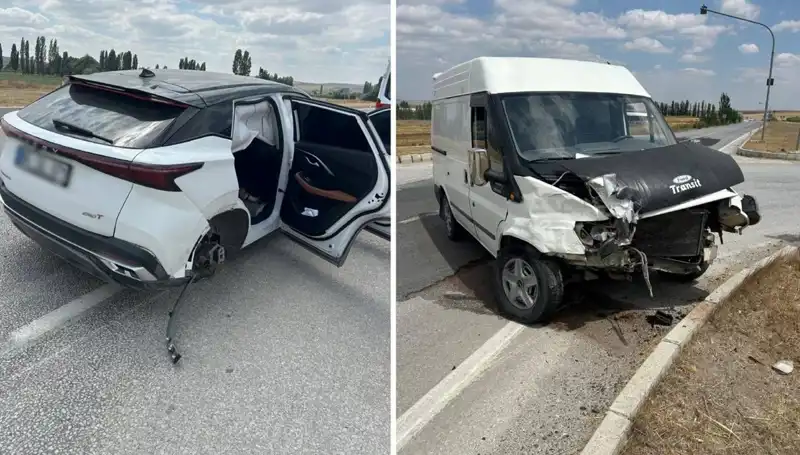 Çorum’da Kafa Kafaya Çarpışma: İki Araçta Zor Anlar