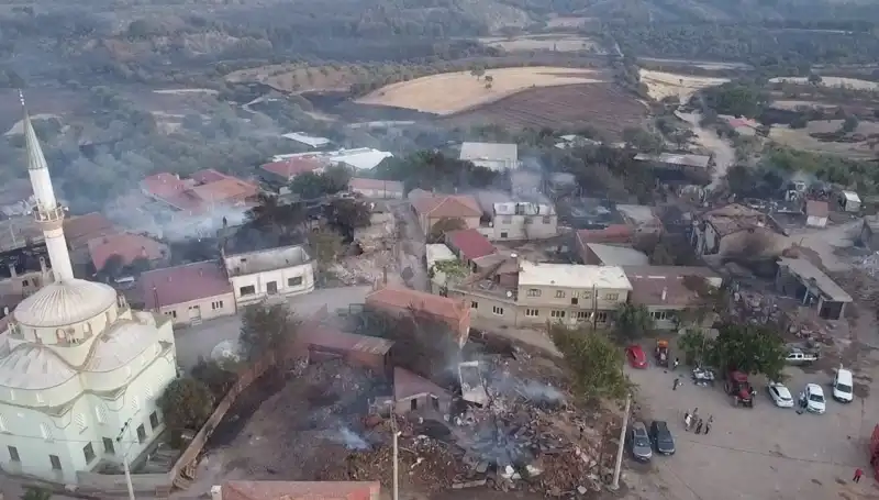 Çanakkale’deki Orman Yangını Ulusal Gündem Oldu: Havadan Görüntüler Şaşkınlık Yarattı