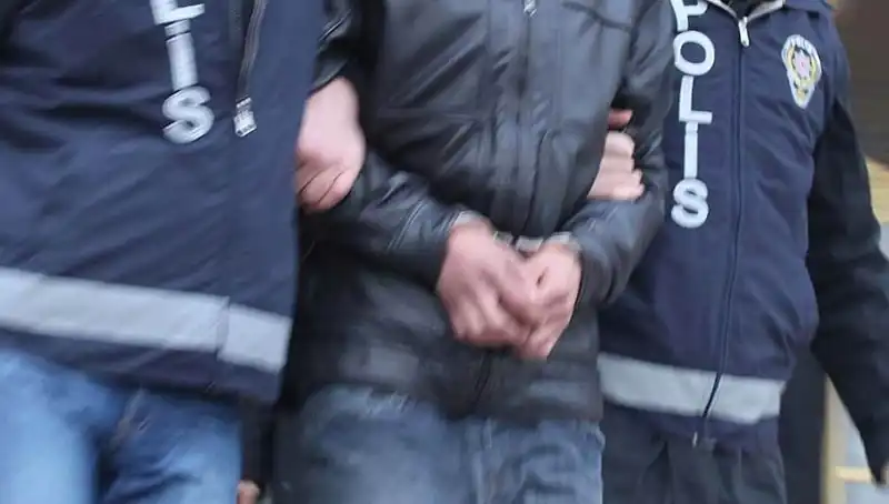 Konya Merkezli Dolandırıcılık Operasyonu: 13 Şahıs Tutuklandı, Yüzlerce Mağdur!