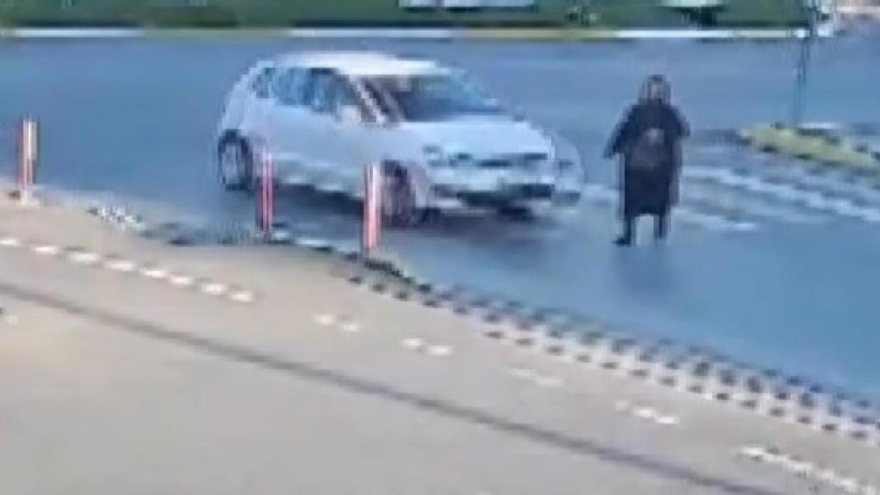 Araba Çarpan Yaya, İkinci Kazayı Da Geçirdi