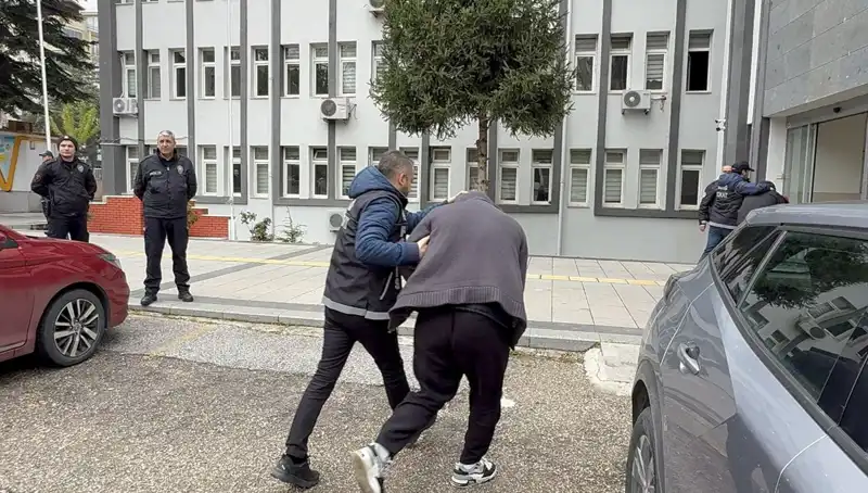 Türkiye'de 10 Bin Sentetik Ecza Hapı Ele Geçirildi, 20 Gözaltı