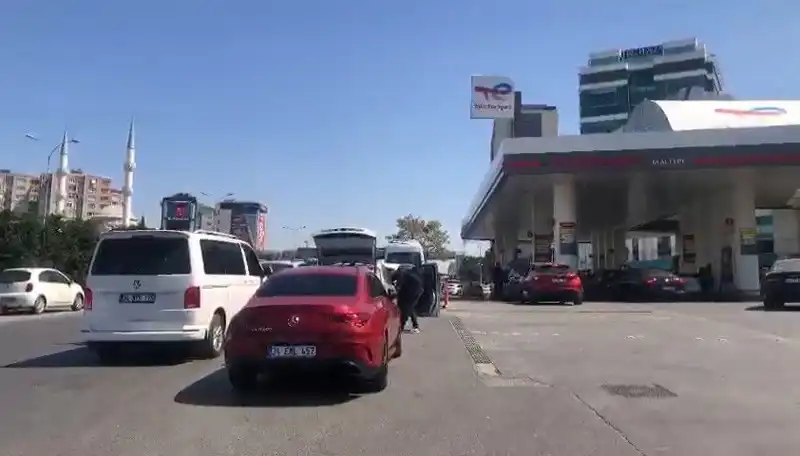 Deprem Sonrası Akaryakıt İstasyonlarında Oluşan Kuyruklar Endişe Yarattı