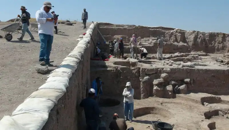 Kilis'teki Sıcak Havalara Rağmen Oylum Höyük Kazıları Devam Ediyor