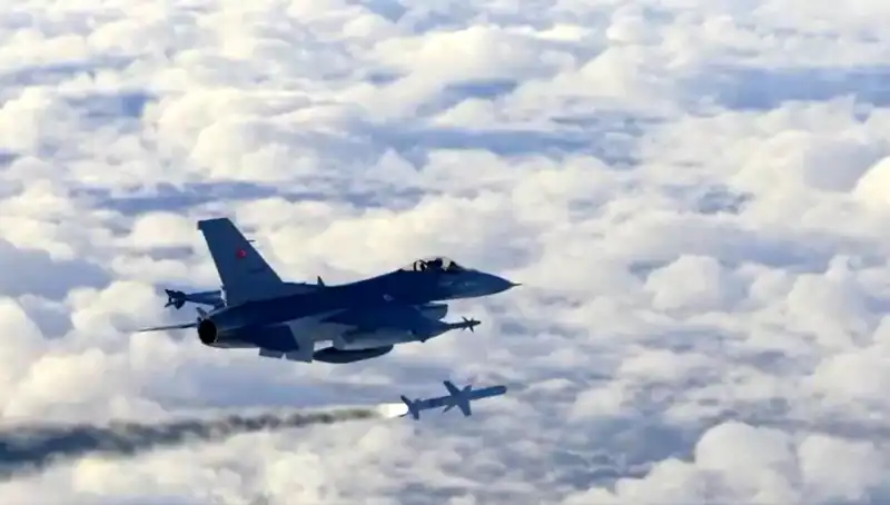 F-16 EDPOD Sisteminin Tüm Testleri Başarıyla Tamamlandı!