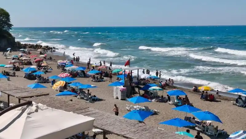 Akçakoca'da Deniz Yasağı: Nedenleri ve Etkileri Neler Olacak?