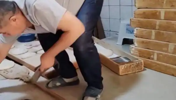 Pide Fırınına Terlikle Adım Atmanın Bedeli: 105 Bin TL Ceza