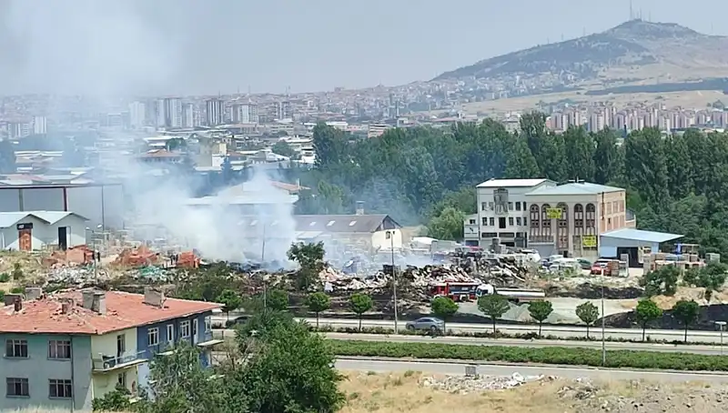 Otluk Alanda Yangın: Depoyu Kül Eden Felaketin Ayrıntıları