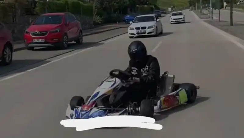 Tehlikeli Go-Kart Drift’i: Sürücü Şaşkınlık Yaratan Anlar Yakaladı