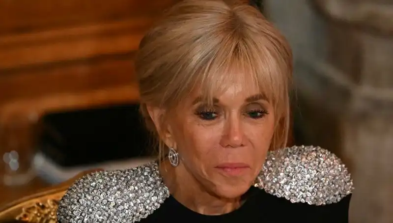 First Lady Davasında Şok Gelişme: "Erkek Olarak Doğdu" İfadesi Beraat Etti