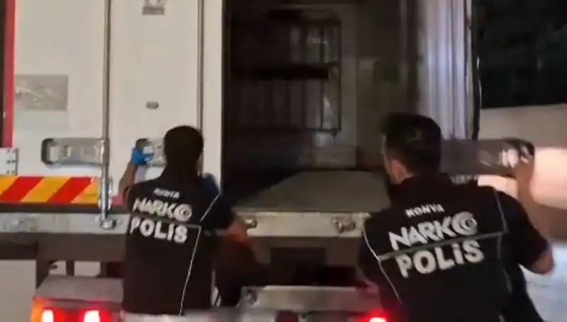 Konya’da Uyuşturucu Operasyonunda Dört Şüpheli Yakalandı: Detaylar Ortaya Çıktı