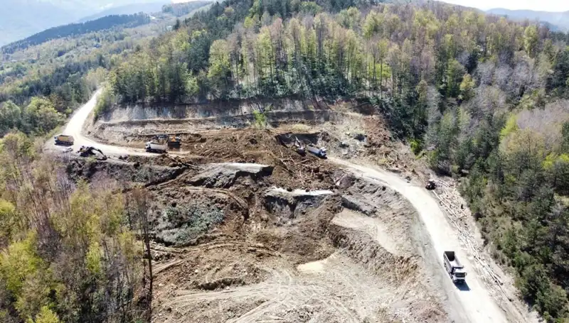 Kastamonu-Çatalzeytin Kara Yolunda Heyelan: Yol Kapanma Tehlikesiyle Karşı Karşıya