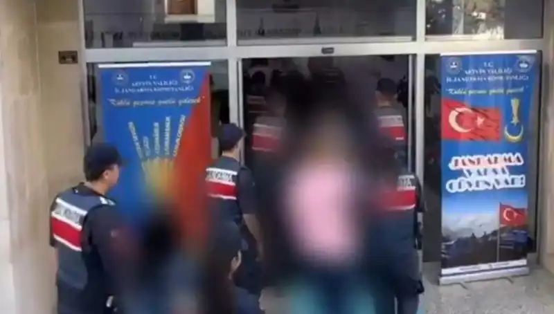 Türkiye Genelinde FETÖ'ye Yönelik Dev Operasyon: 65 Tutuklama Gerçekleşti