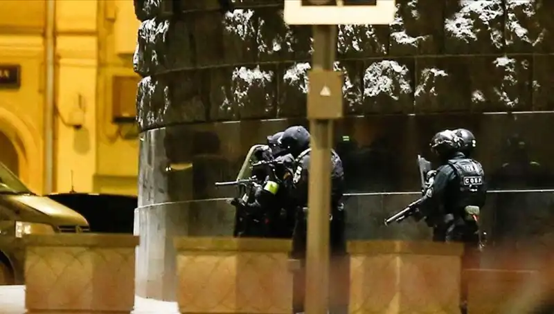 Rusya'da Şok Edici Silahlı Saldırı: Çatıda Rastgele Ateş Açtı