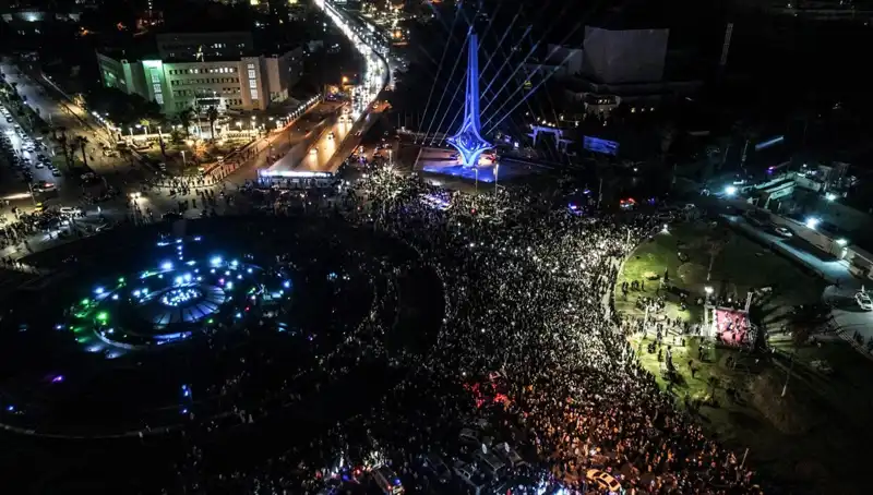 Suriye Devrimi’nin 14. Yılı Coşkuyla Kutlandı: İsyan Ateşi Yeniden Alevlendi