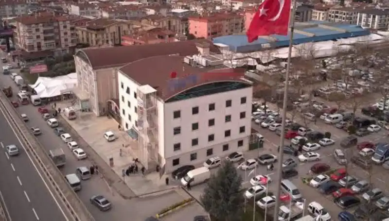 Özel Hastanenin Deprem Güvenliği Sınavı: "Perde Betonları Kestiler" İddiası Ortaya Çıktı!