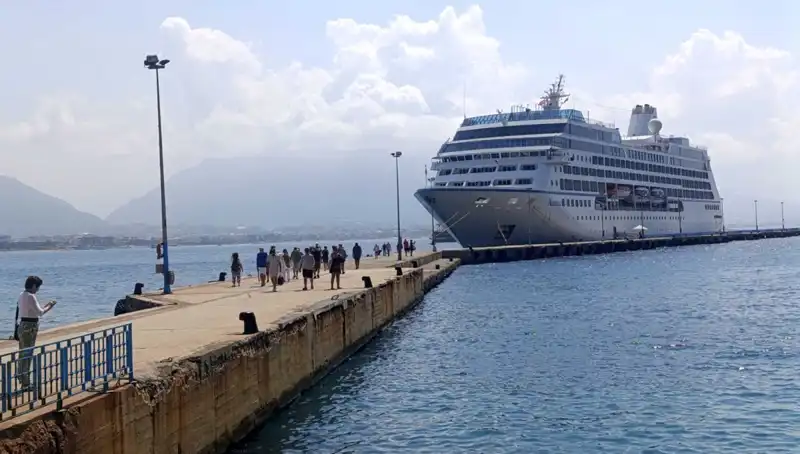 Alanya'da Ulaşılan Rekor: ABD'li Turistlerin Kruvaziyer Ziyareti