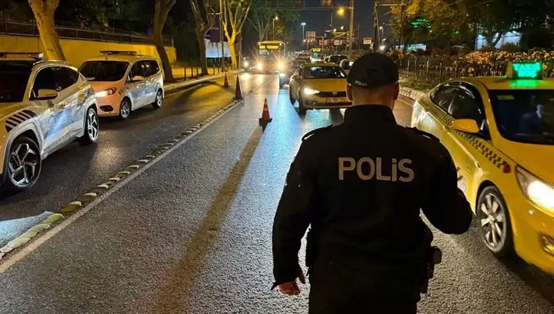 İstanbul'da Huzur Operasyonu: Bin 5 Kişi Gözaltına Alındı!