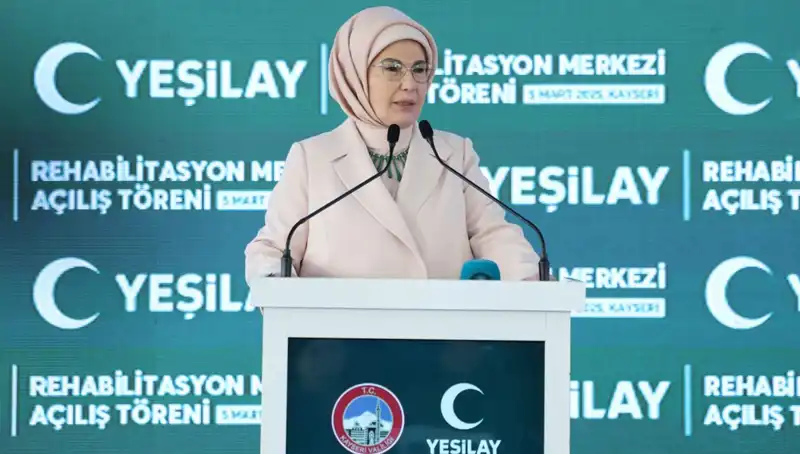 Emine Erdoğan, Bağımlılıkla Mücadelede Toplumun Ruhu ve Dayanışmanın Gücünü Vurguladı