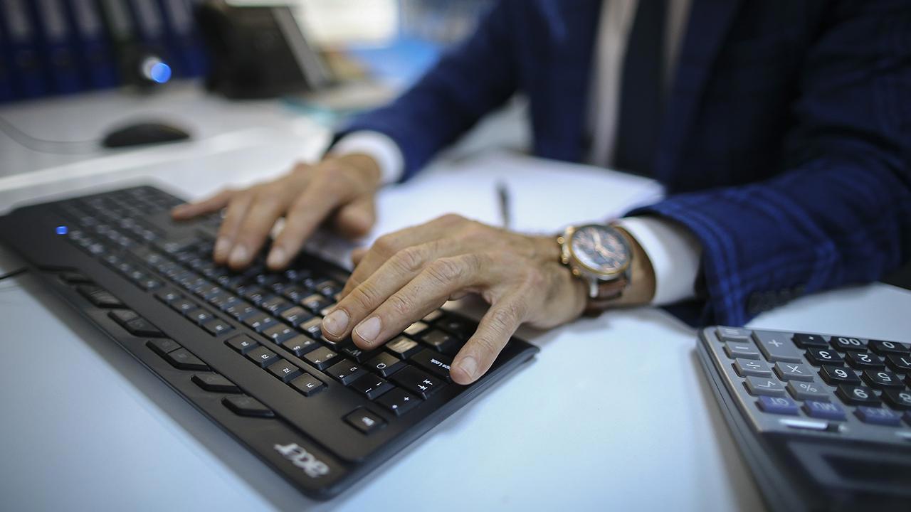 Memur ve emeklisinin zam oranı yarın açıklanacak.