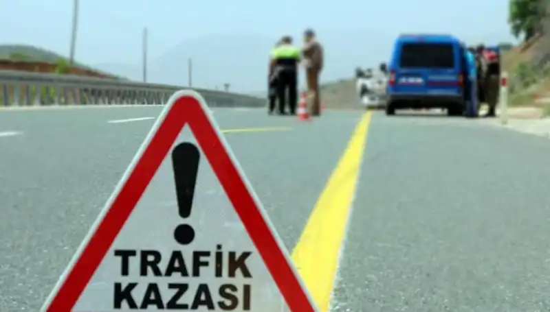 Bitlis'te İki Ayrı Trafik Kazası: 19 Kişi Yaralandı!