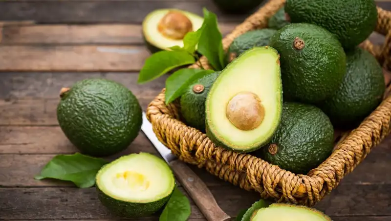 Avokado: Sağlıklı Bir Süper Gıda mı, Yoksa Sakıncalı mı?