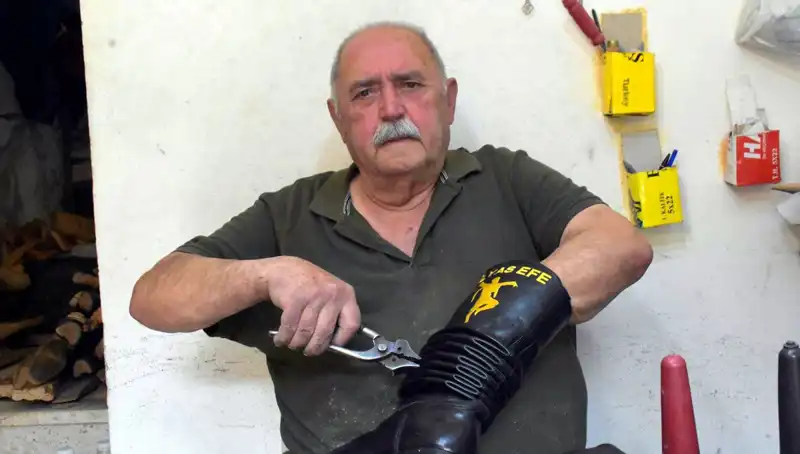 Tireli Hasan Usta: 64 Yıldır Elle Yapa Yapa Ustalığını Konuşturuyor