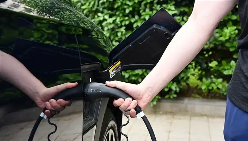 ABD'nin Gümrük Vergilerine Karşı İngiltere’den Elektrikli Araç Üreticilerine Tam Destek!