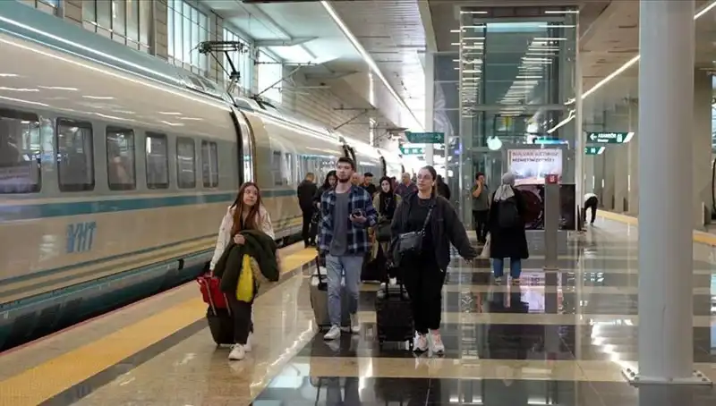 Yüksek Hızlı Trenlerde Ek Sefer Müjdesi: Yolculara Kolaylık Sağlanıyor!