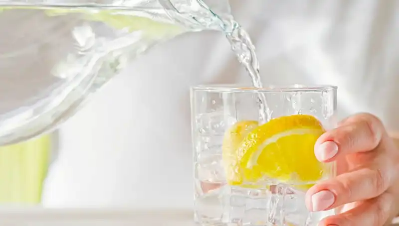 Limonlu Suyun Vücudumuz Üzerindeki 8 Gizemli Etkisi