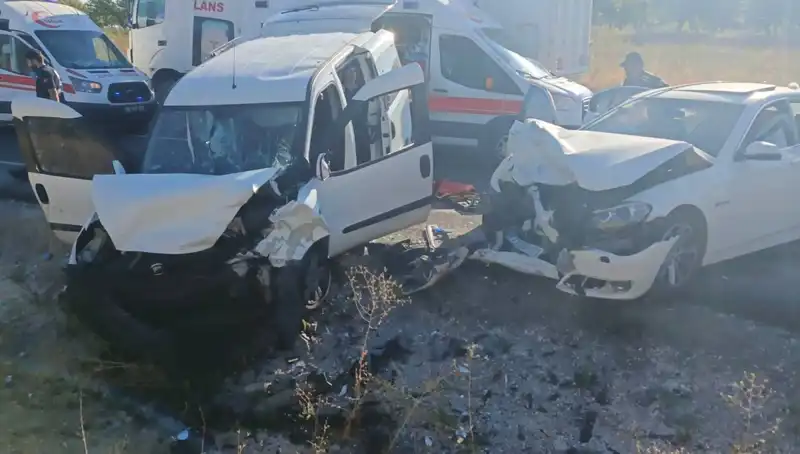 Nevşehir'de Feci Trafik Kazası: 14 Yaralı, Olayın Detayları Şok Edici!