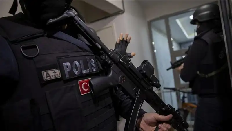 Adana Merkezli Dev Operasyon: 5 İl ve 80 Çete Üyesi Yakalandı!