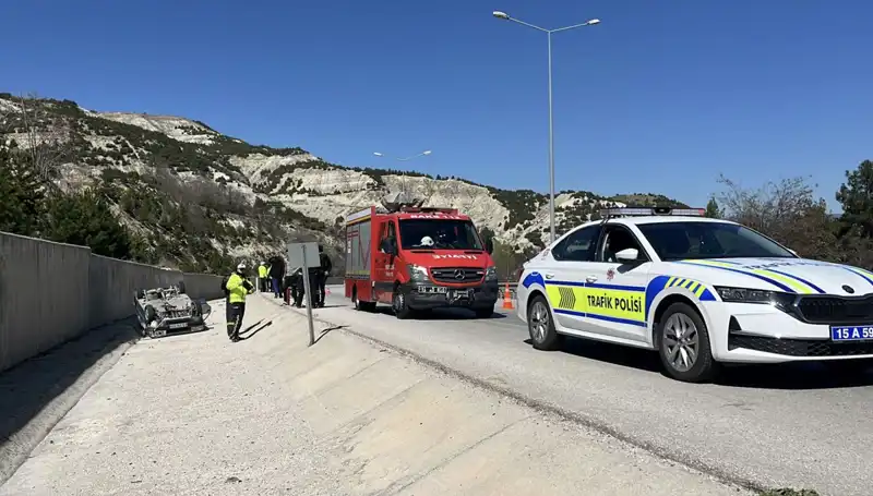 Burdur'da Feci Kaza! İki Çocukla Birlikte Dört Yaralı Var