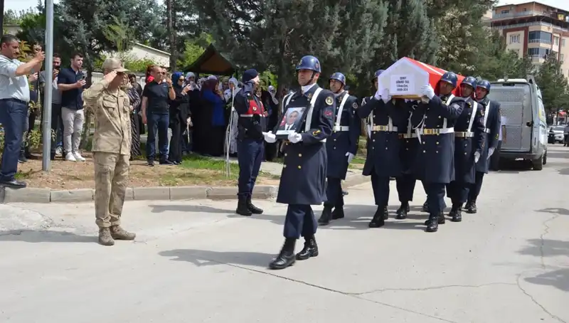 Şehit Gözyaşlarıyla Son Yolculuğuna Uğurlandı: Birey ve Toplum Tepkileri